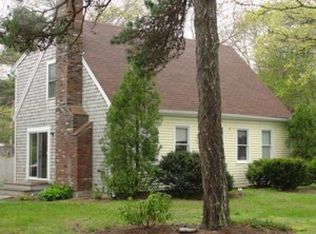 4 Ships Lantern Dr, Mashpee, MA 02649