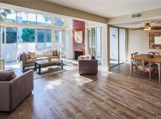 17711 Margate St APT 6, Encino, CA 91316