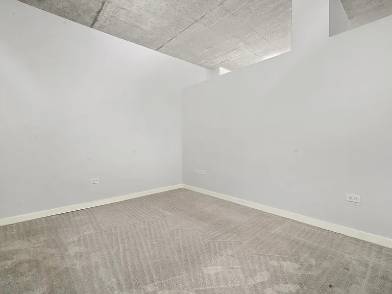 700 N Larrabee St #1004 — Photo 17