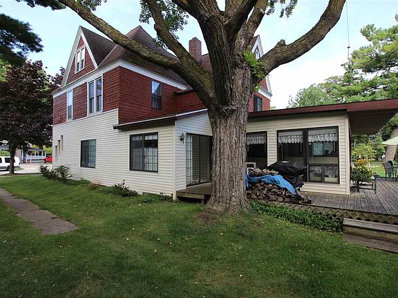3rd image of 212 Nichols St
