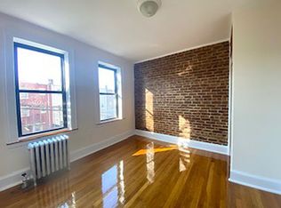 21-24 Crescent St #B4, Astoria, NY 11105