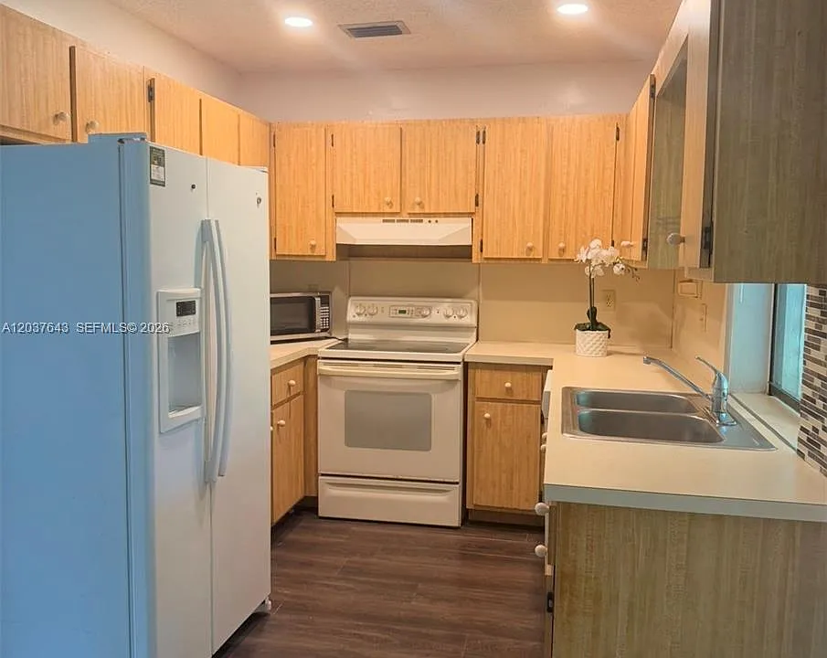 792 Lantern Tree Ln #792