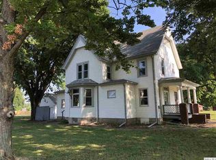 307 N Chestnut St, Mendon, IL 62351