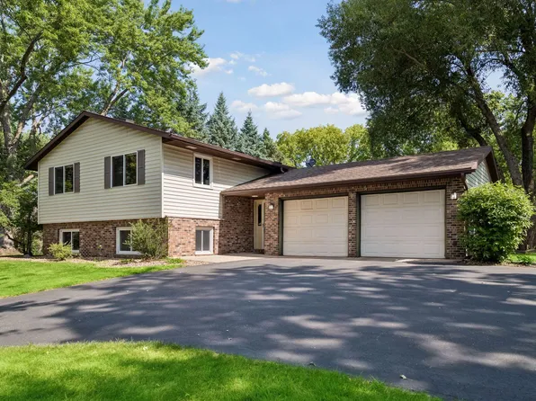 18208 Ginavale Ln, Eden Prairie, MN 55346