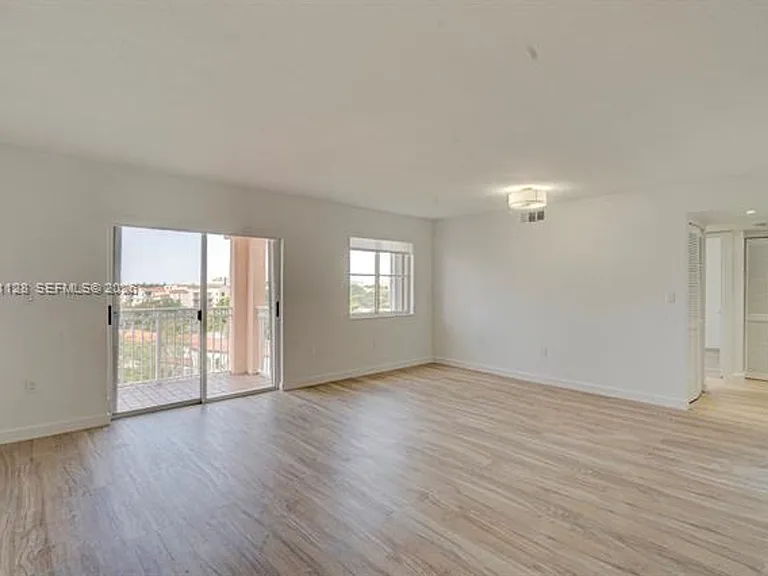1 Alhambra Cir #601 — Photo 18