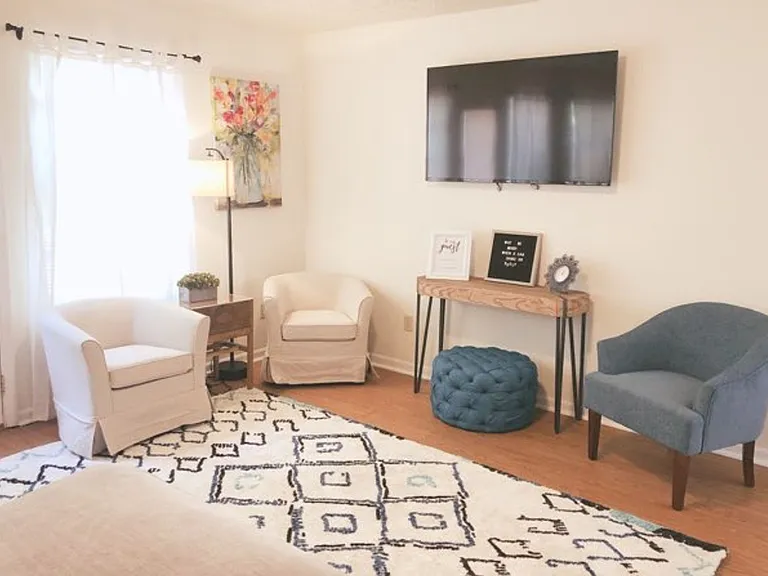 250 Overbrook Ct — Photo 3