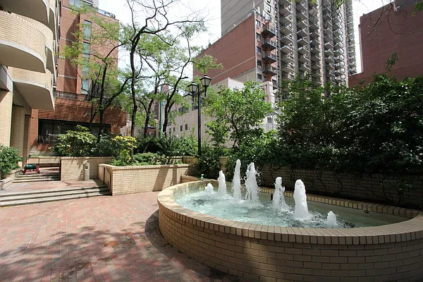 Rented by Keller Williams NYC | media 41