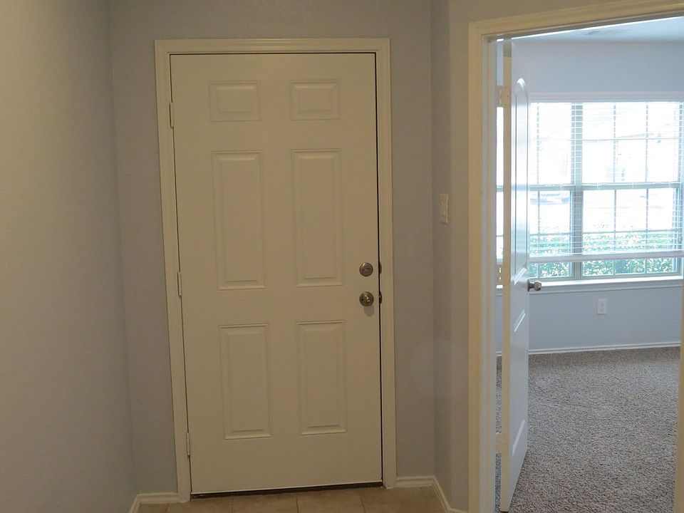1st image of 9506 Paloma Creek Dr