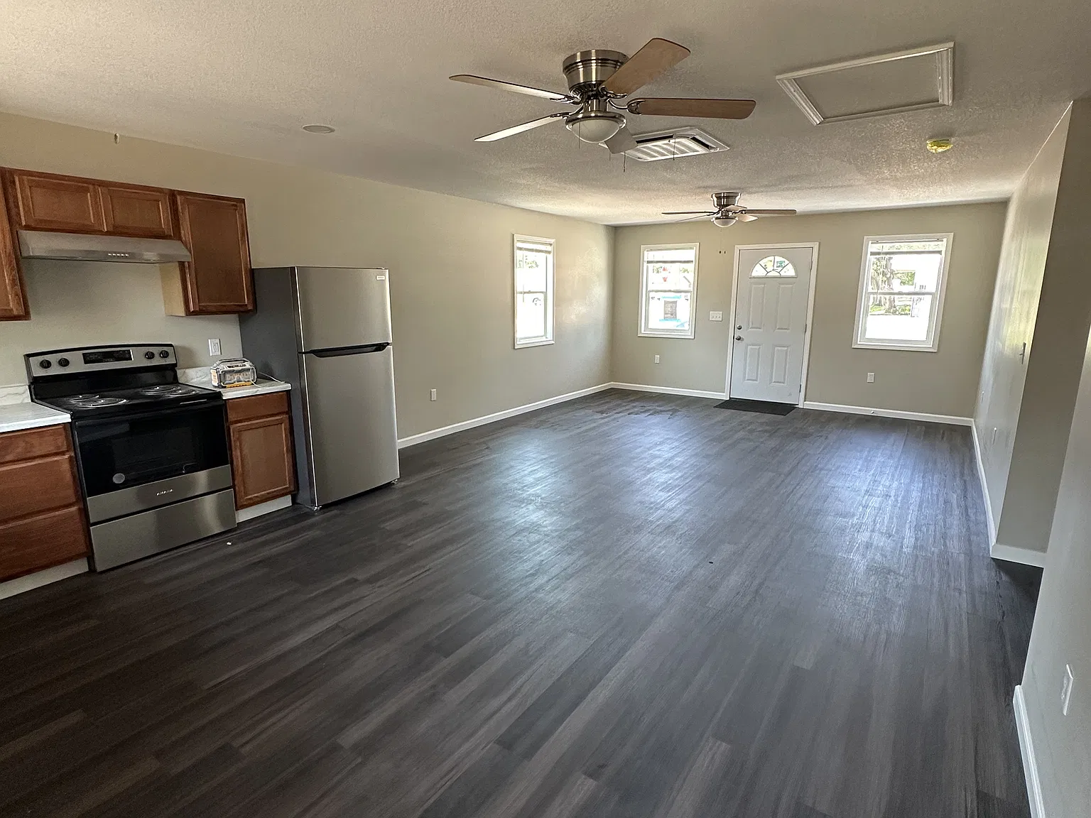 2 bed, 986 sqft, $1,350 — Photo 2
