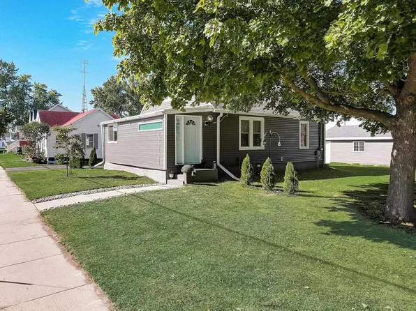321 Washington Street, Portage, WI 53901