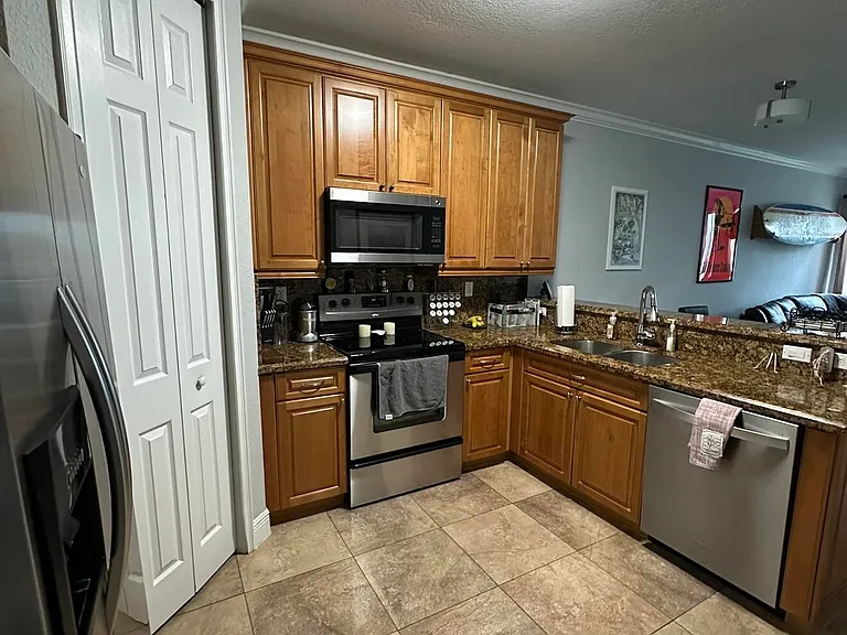 3042 Waterside Cir — Photo 24