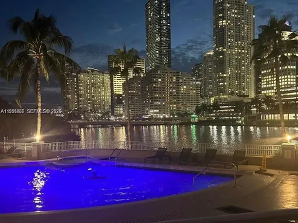 701 Brickell Key Blvd APT 202, Miami, FL 33131