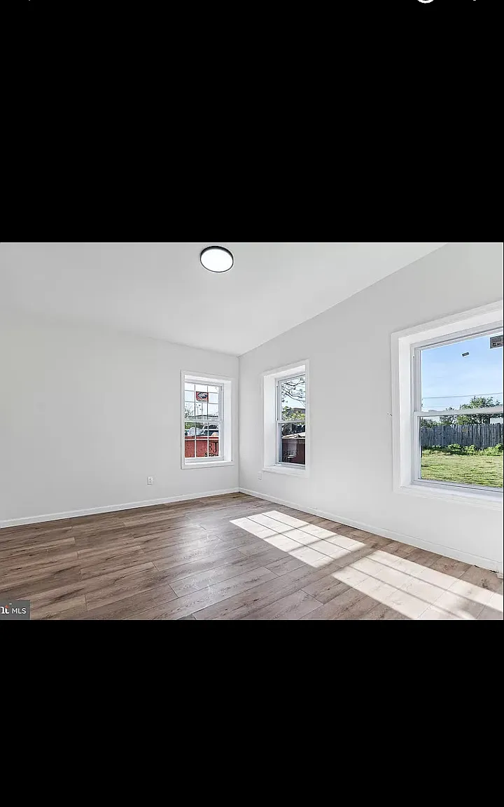 2 bed, 1100 sqft, $1,800 — Photo 1