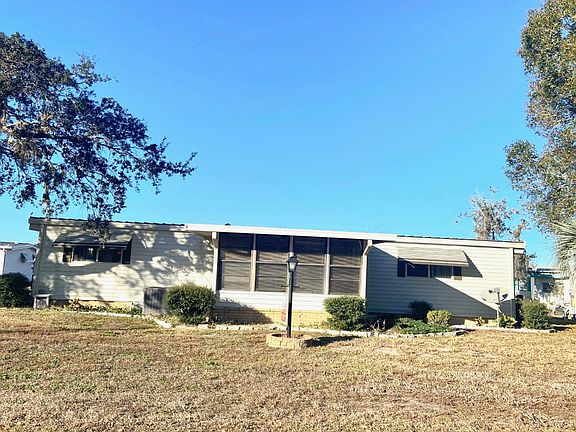 3rd image of 102 Lakeview Dr