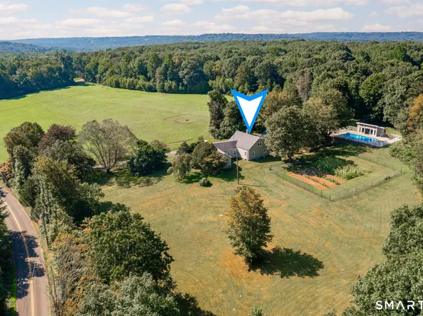 195 Webb Circle, Monroe, CT 06468