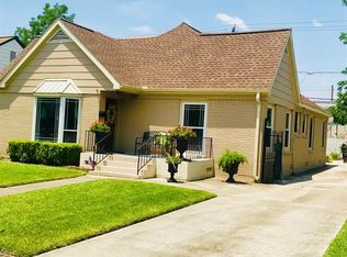 6609 Meadowlawn St, Houston, TX 77023