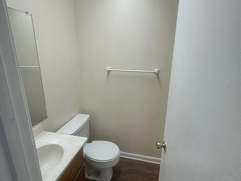 Chimney Creek Apartments — Photo 78