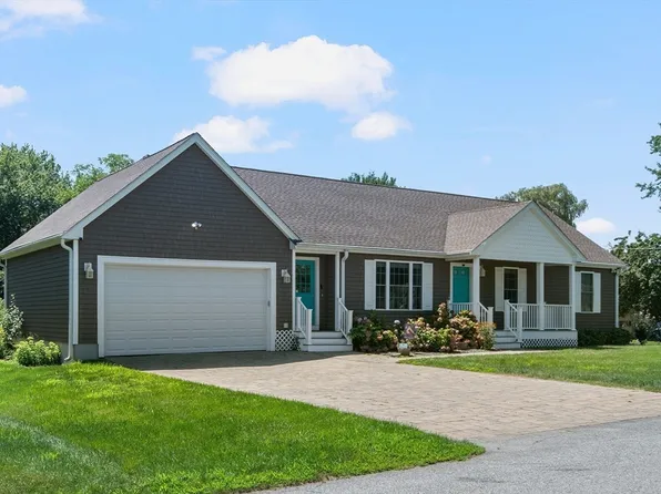 40 Oakland Ave, Swansea, MA 02777
