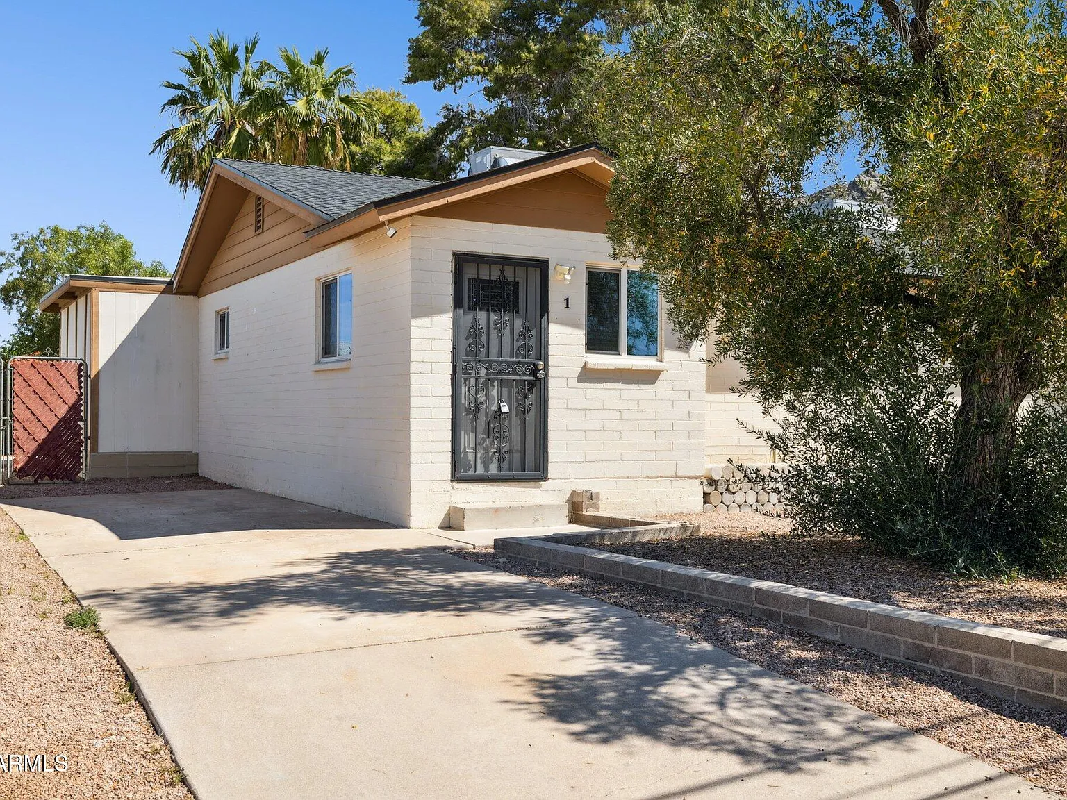 3 bed, 1.0 bath, 1060 sqft, $1,700 — Photo 3