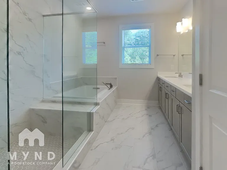 1273 Windmill Pkwy — Photo 15