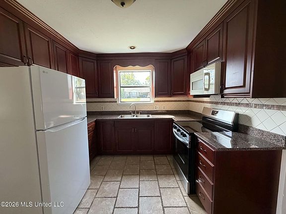 4th image of 100 Rabbit Hill Ln
