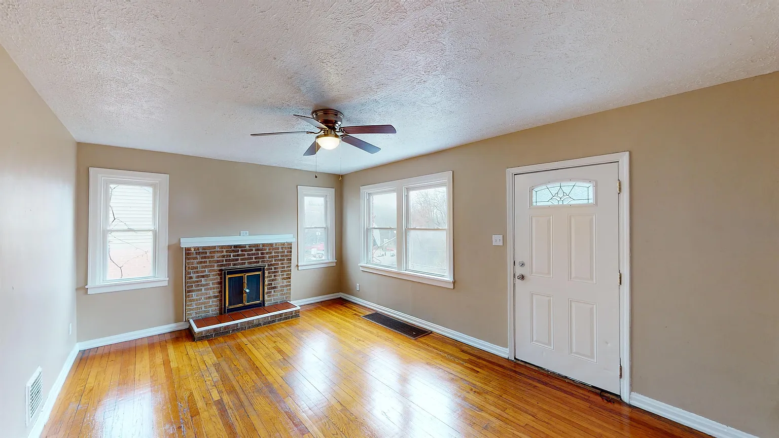 2598 Queen City Ave photo 1