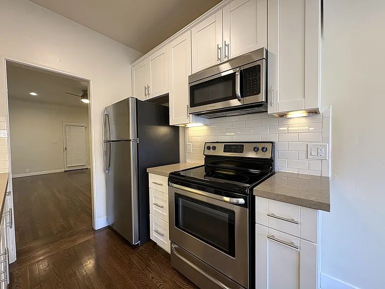 530 Webster St #11 — Photo 10