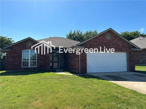 1613 Tara Dr, Moore, OK 73160