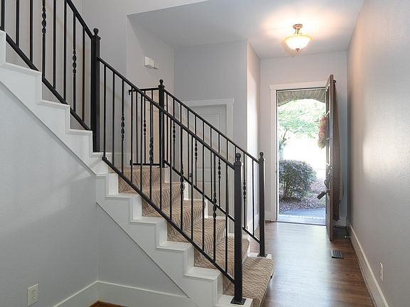 5th image of 2088 Eagle Ridge Dr