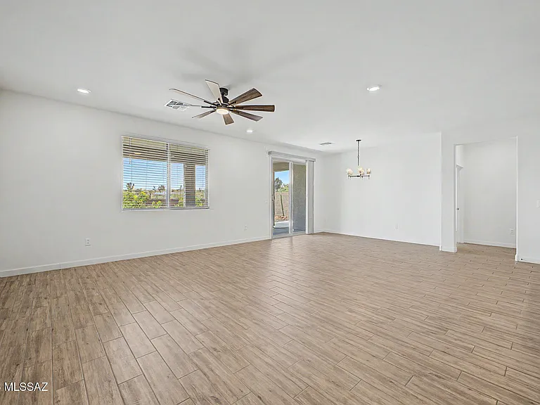 2177 W Desert Topaz Way — Photo 6