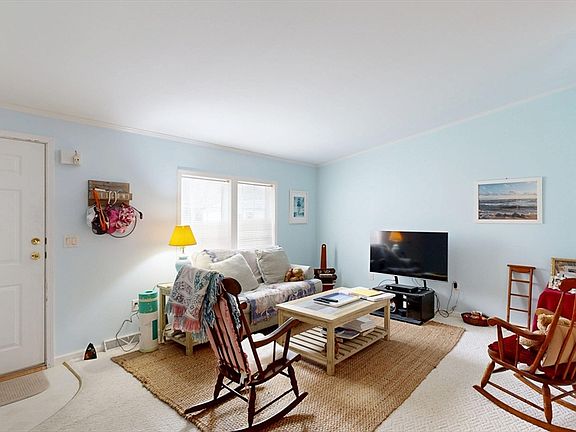 2nd image of 1307 Blueberry Cir