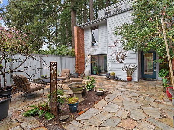 2nd image of 1200 NE Territorial Rd Unit 75