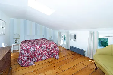 Rented by New York Casas Ltd.