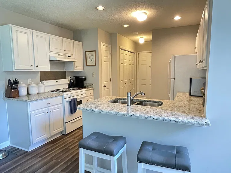 9015 Colony Village Ln — Photo 9