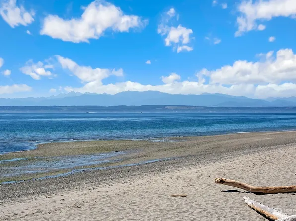 816 Old Beach Road #203, Freeland, WA 98249