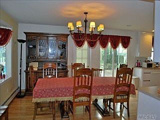 3rd image of 61 Woodview Ln