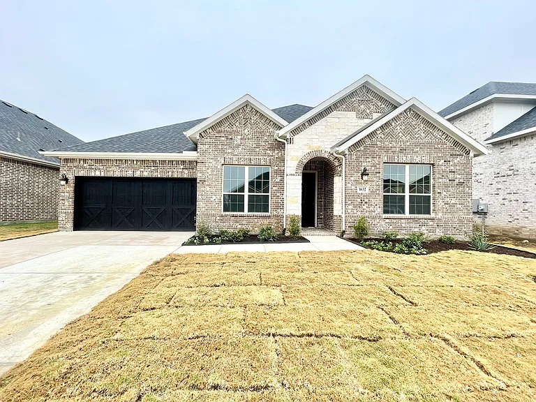 1632 Estivella Dr — Photo 2