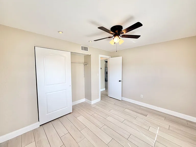 3499 Balboa Cir E — Photo 10