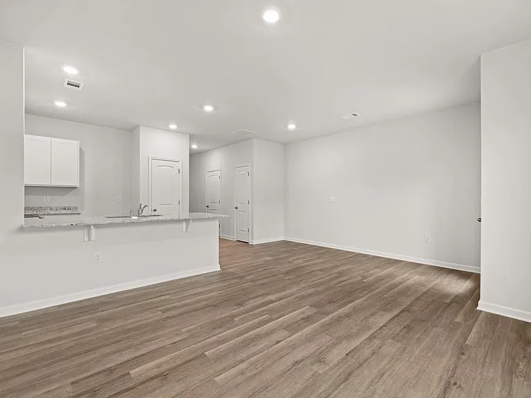 5976 Skylar Dr — Photo 23