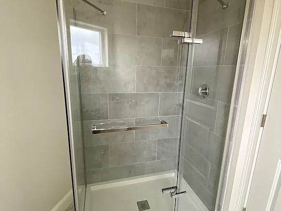 5th image of 219 Waterman St #11147268