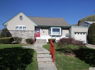 2318 Charing Cross Rd, Baldwin, NY 11510