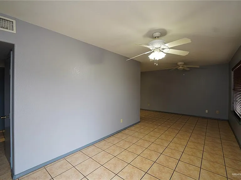 204 E Gomez Dr — Photo 7