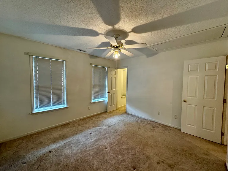 1117 Creek Haven Dr — Photo 44