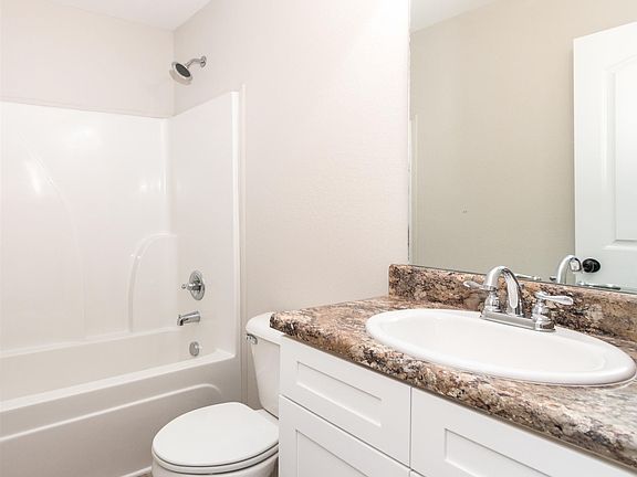 3rd image of 1267 Black Oak Cir