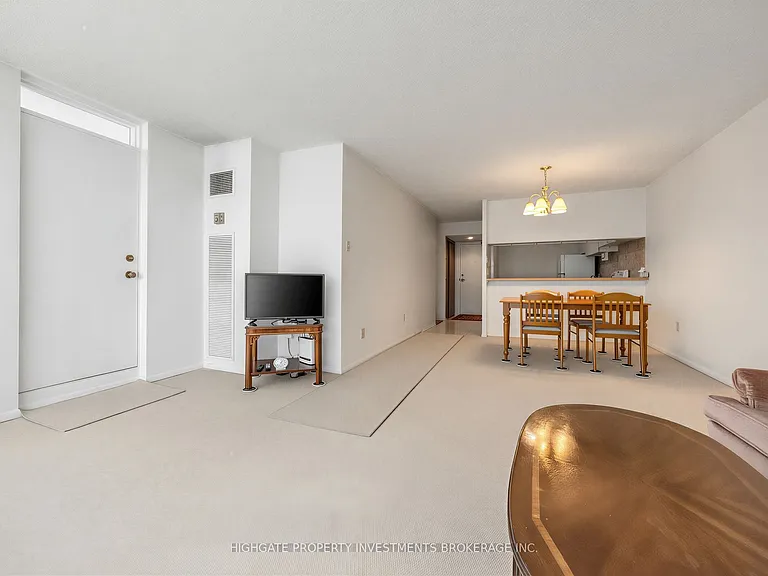 10 Martha Eaton Way #605 — Photo 17