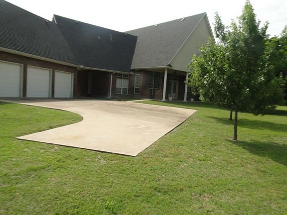 3rd image of 1202 Lakeridge Dr
