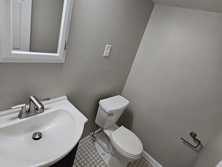 591 E Long Lake Rd — Photo 33
