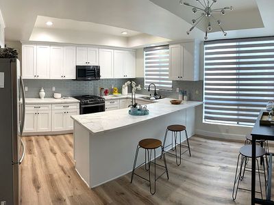 4454 Ventura Canyon Ave APT 201, Sherman Oaks, CA, 91423