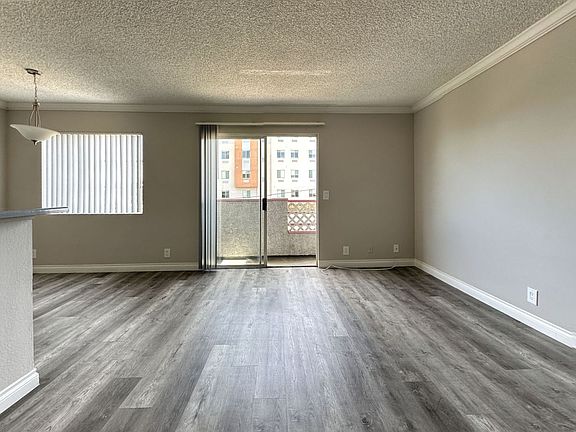 4th image of 14415 Vose St APT 203