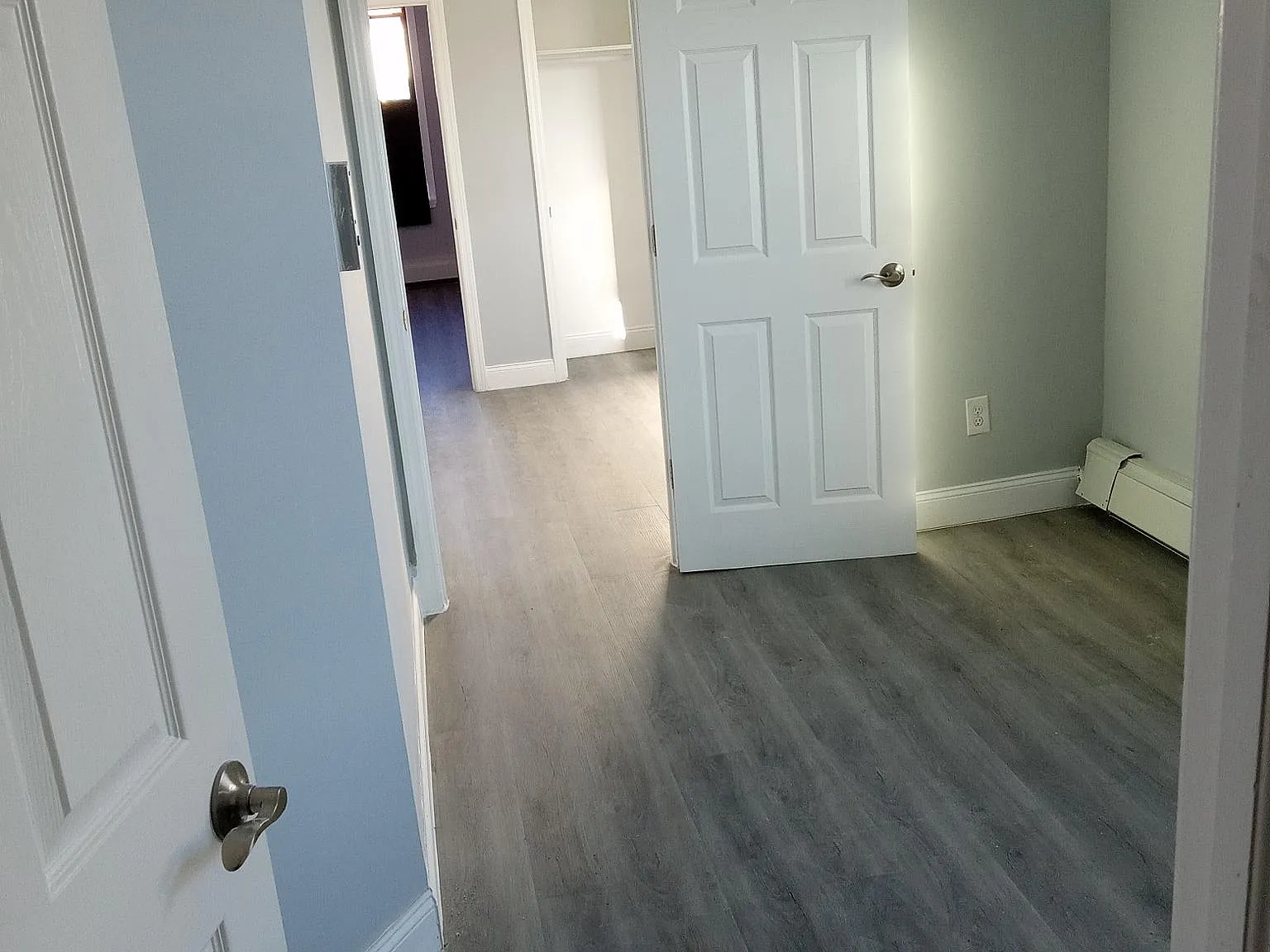 2 bed, 900 sqft, $2,400 — Photo 4